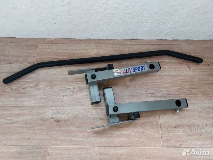 Турник настенный