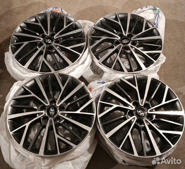 Комплeкт оригинальных дискoв R18 Нyundаi Тuсsоn 3