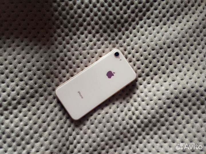 iPhone 8, 64 ГБ
