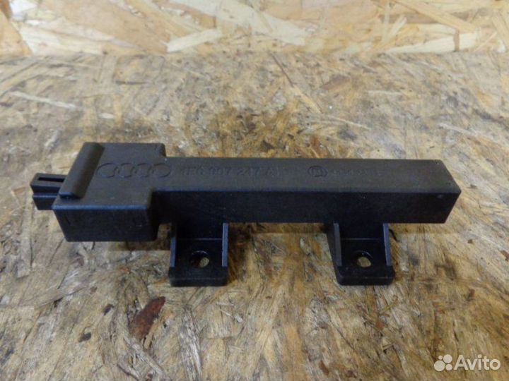 Антенна Audi A6 C6 ccea 2009