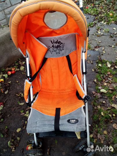 Прогулочная коляска