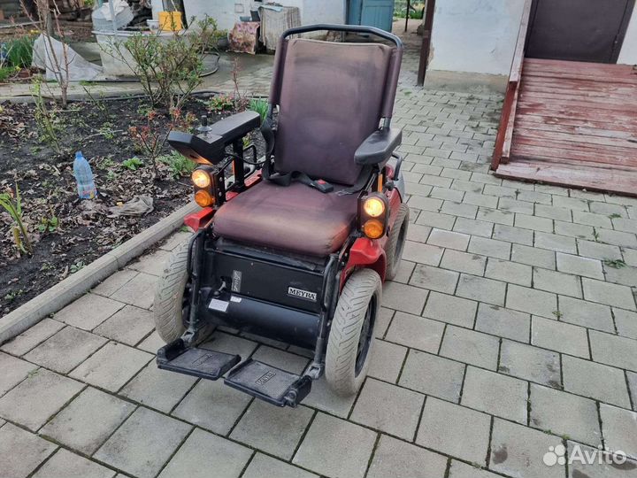 Инвалидное кресло с электроприводом