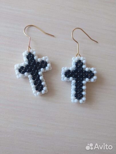 Ожерелье, серьги, кольца из бисера. Ручная работа