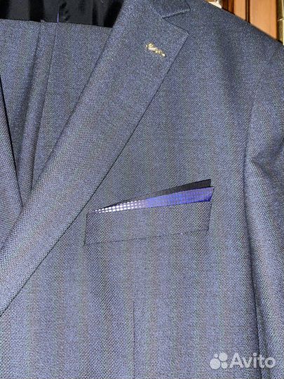 Продаеться костюм