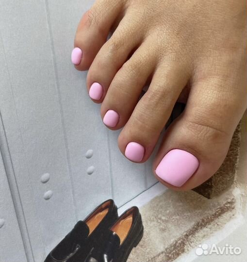 Маникюр и педикюр