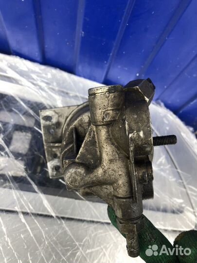 Корпус масленого фильтра на Бмв 7 E38 Кузов М60 М6