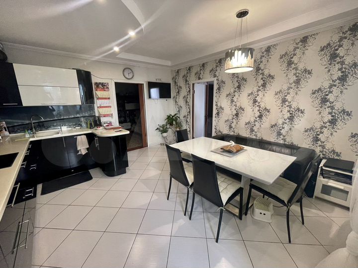 3-к. квартира, 112,9 м², 11/17 эт.
