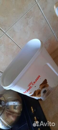 Контейнер для сухого корма