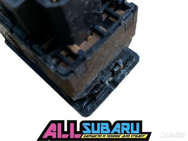 Блок управления зеркалами передний правый Subaru