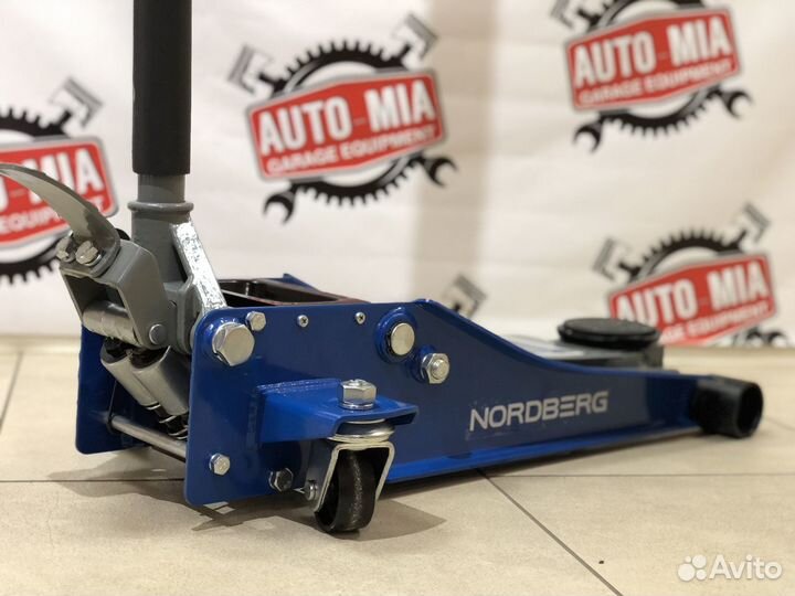 Домкрат подкатной