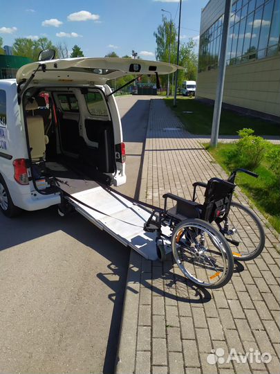 Такси для инвалидов колясочников