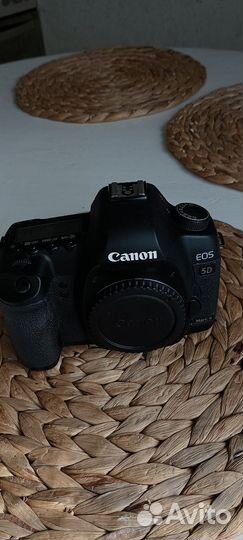 Зеркальный фотоаппарат Canon EOS 5D mark ii