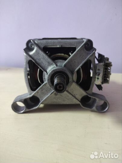 Мотор стиральной машины Indesit witl 105 (EU) /Y