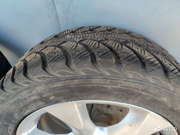 Sava Eskimo Stud 215/55 R17 94T