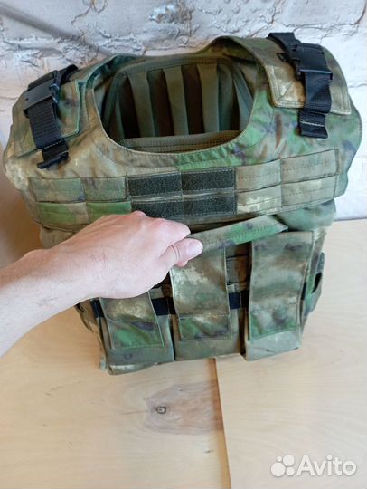 Бронежилет с пластинами