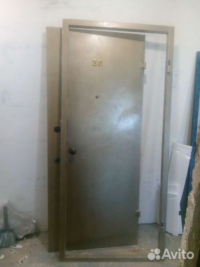 Дверь входная металлическая