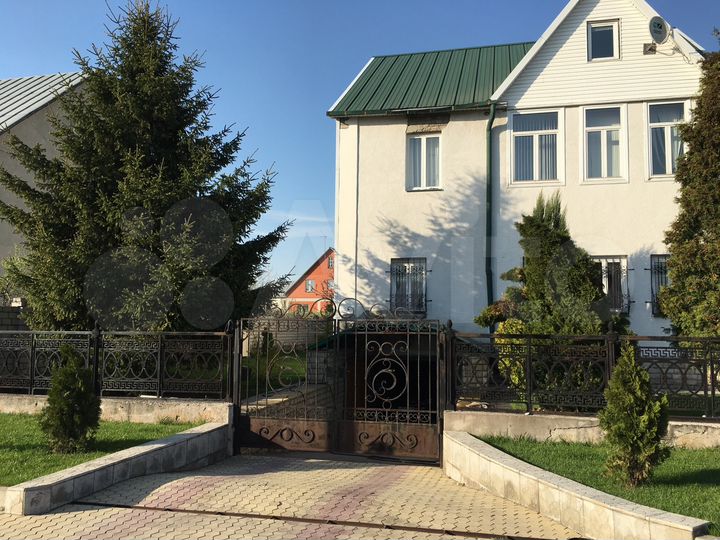 Коттедж 350 м² на участке 9 сот.