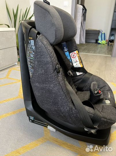 Автокресло Maxi Cosi Axiss Fix Plus Isofix