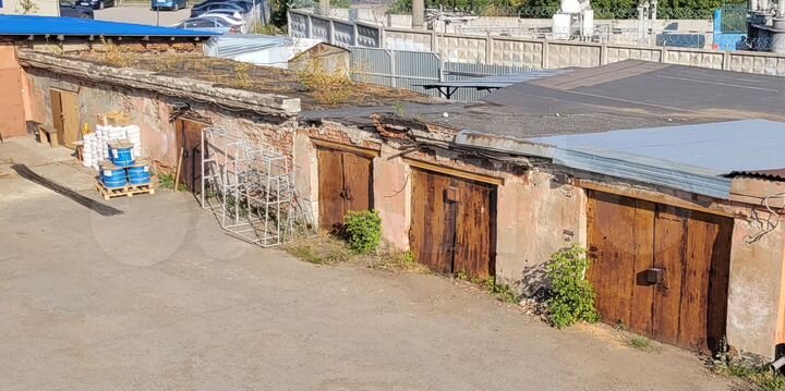 Гараж, > 30 м²