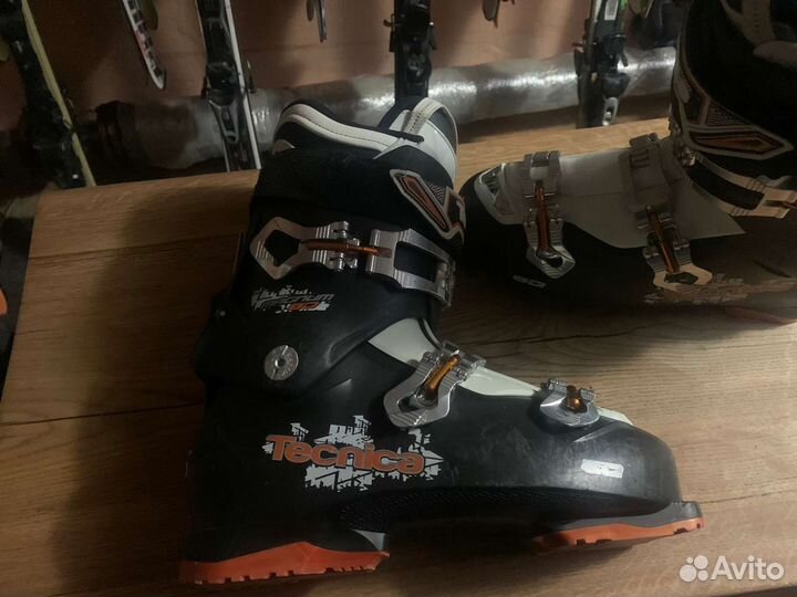 Горнолыжные ботинки