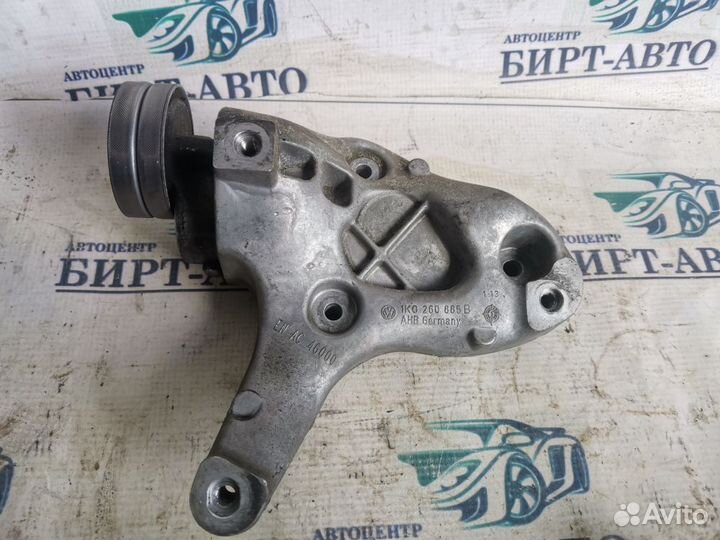 Кронштейн компрессора кондиционера Volkswagen Golf