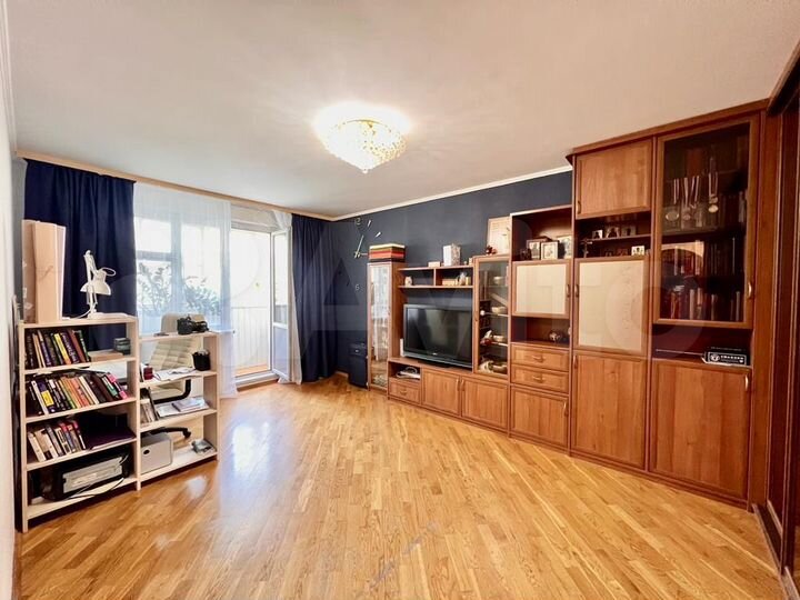 2-к. квартира, 52 м², 5/17 эт.