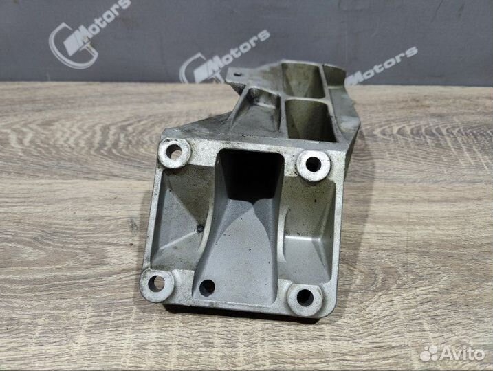 Кронштейн двигателя левый Bmw X5 E53 M54B30 2006