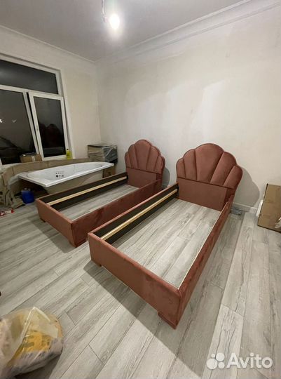 Кровать двухспальная в наличии и на заказ. Доставка