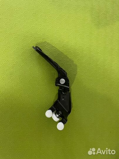 Шарнир правой сдвижной двери VAG