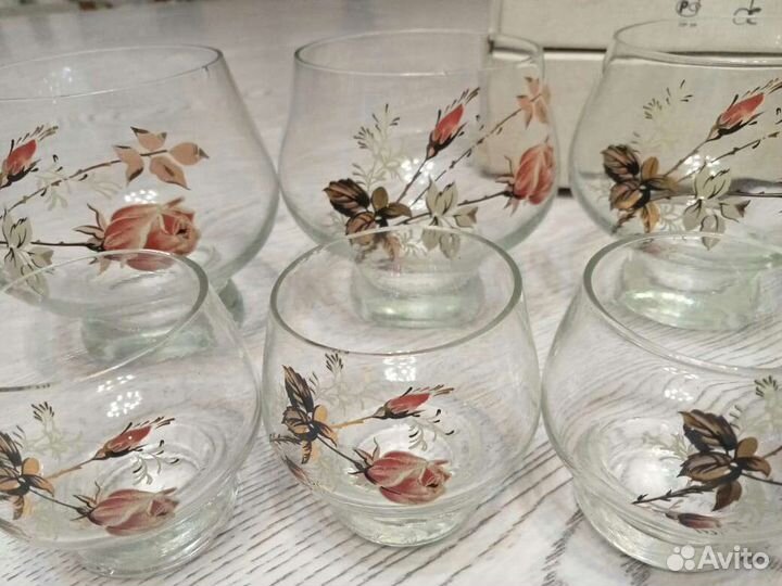 Набор стаканчиков и рюмок