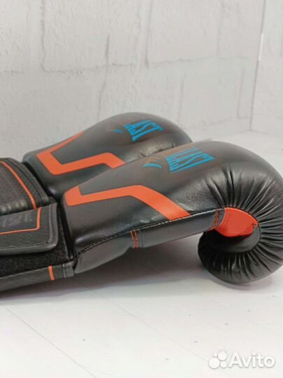 Боксерские перчатки