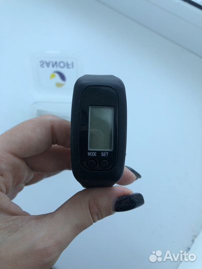 Часы-шагомер Sanofi