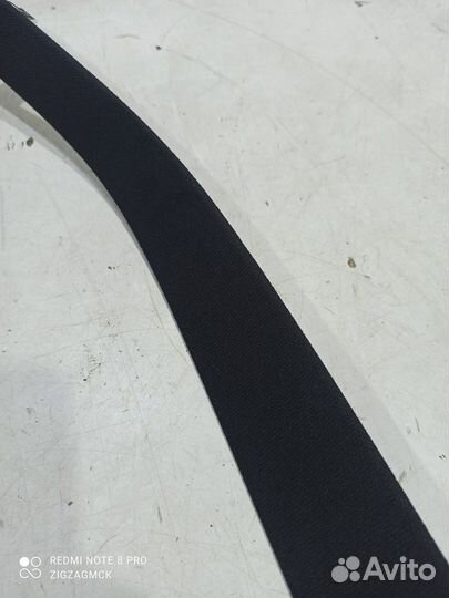 Обшивка крышки багажника (правая) (Audi Q8)