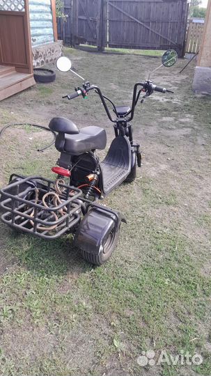 Продаю электроскутер трицикл