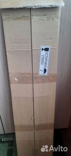 Полка настенная стеклянная новая