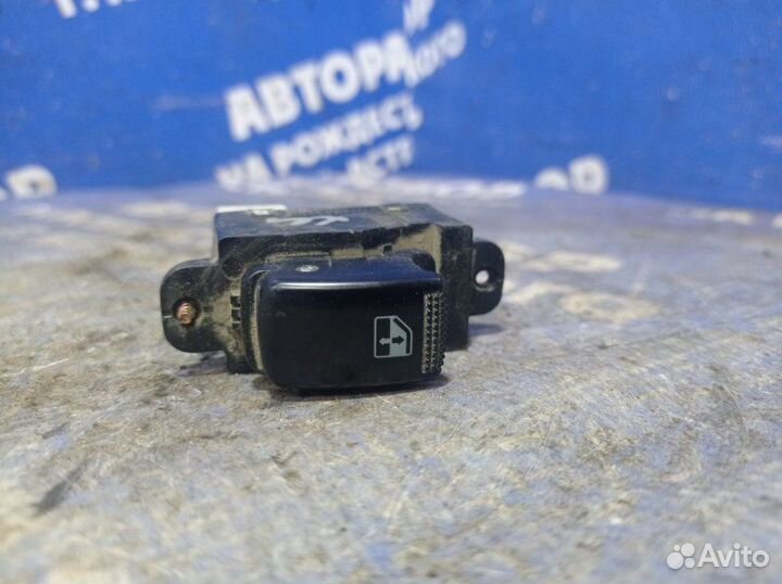 Кнопка стеклоподъемника Hyundai Sonata 4 седан