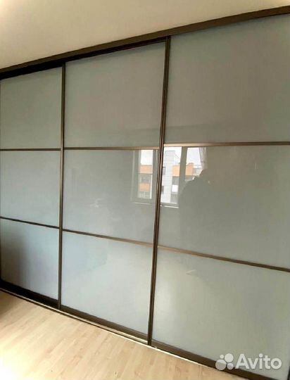 Раздвижная перегородка с матовым стеклом