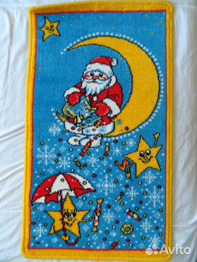 Коврики, пледы, подушки