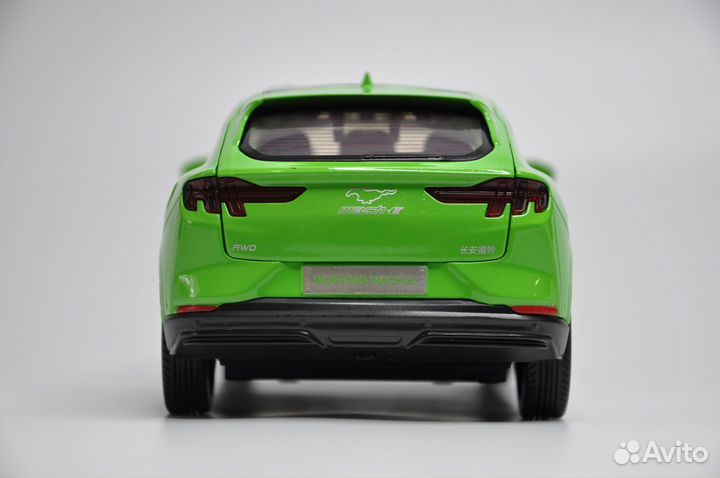 Модель автомобиля Ford Mustang Mach-E GT металл
