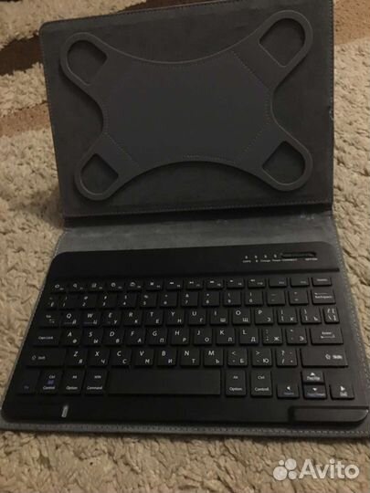 Безпрводная клавиатура с чехлом
