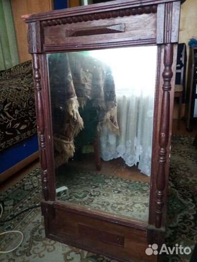 Зеркало старинное в раме