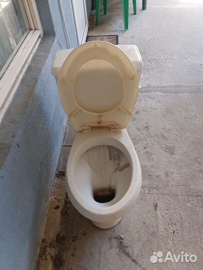 Унитазы и бачки бу