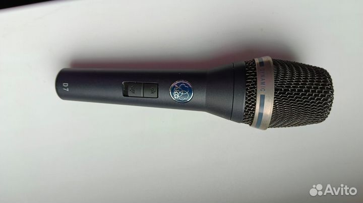 Вокальный динамический микрофон AKG-D7S Vocal