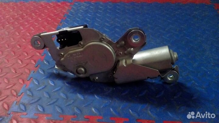 Моторчик стеклоочистителя задний BMW X3 E83