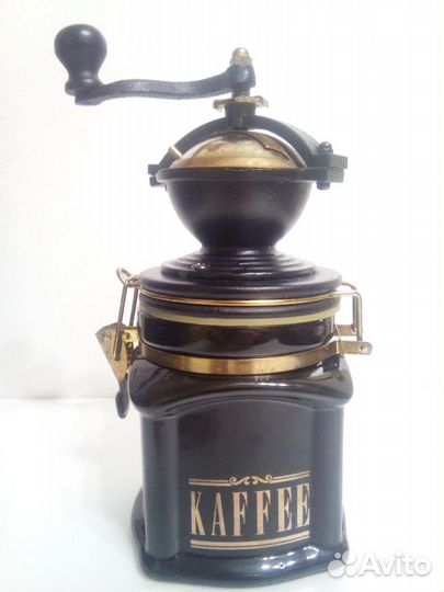 Кофемолка механическая. Керамика. Чайник