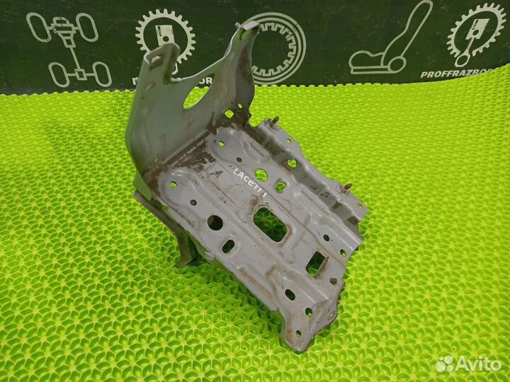 Площадка аккумулятора Chevrolet Lacetti 2008