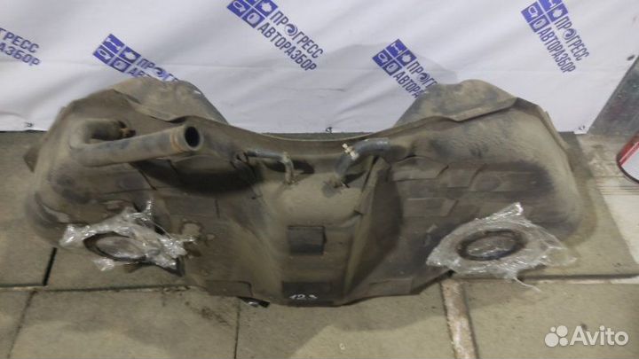 Бензобак Infiniti G35 седан 3.5 VQ35DE 2006