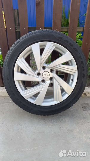 Goodyear Eagle Sport 215/55 R18