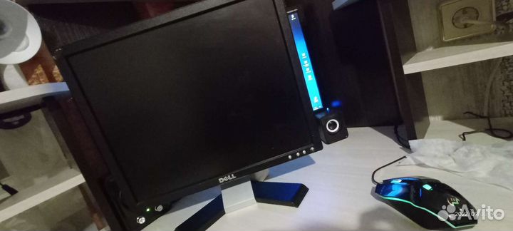 Монитор Dell 17