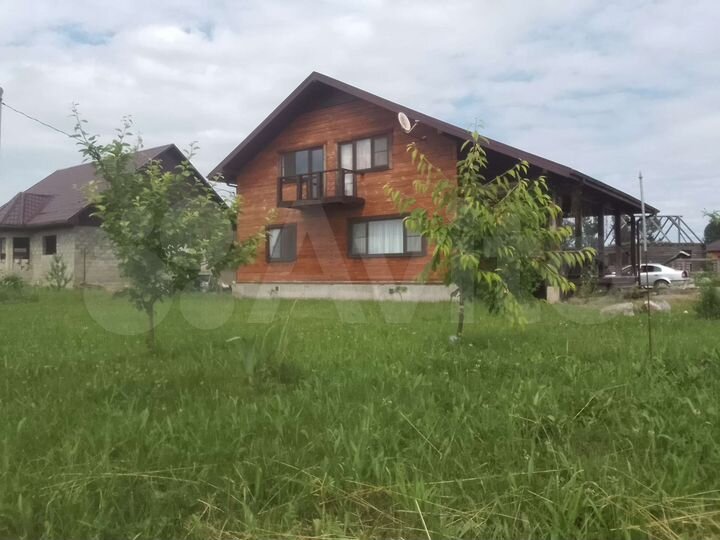 Коттедж 194 м² на участке 10 сот.